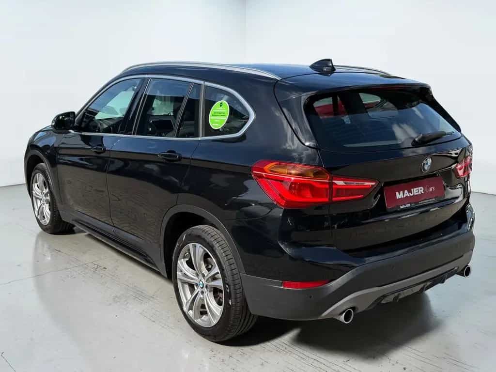 BMW X1 sDrive 18 d Sport Line*LED*AHK*TEMPO*PDC*NAVI 09/2018-photo-9