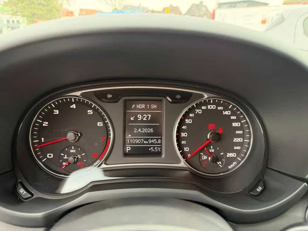 Audi A1 1.4 SB S-tronic 3x S-line Sportpaket 1.Hd NAV 05/2014-photo-17