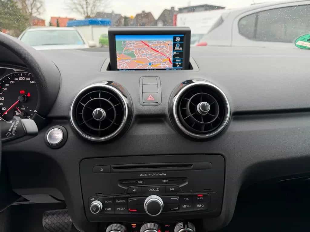 Audi A1 1.4 SB S-tronic 3x S-line Sportpaket 1.Hd NAV 05/2014-photo-18