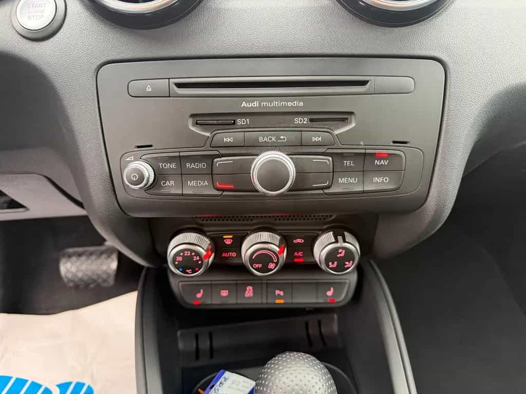 Audi A1 1.4 SB S-tronic 3x S-line Sportpaket 1.Hd NAV 05/2014-photo-21