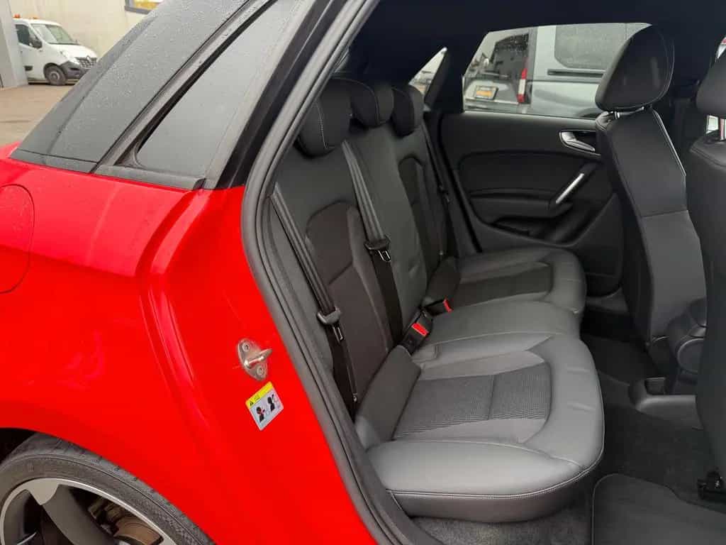 Audi A1 1.4 SB S-tronic 3x S-line Sportpaket 1.Hd NAV 05/2014-photo-25