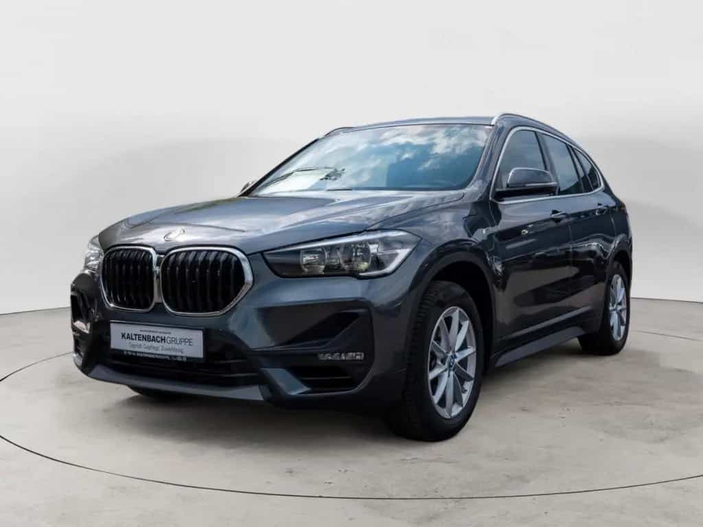 BMW X1 xDrive25e Advantage FACEL. PANO AHK ACC NAVI 06/2022-photo-1