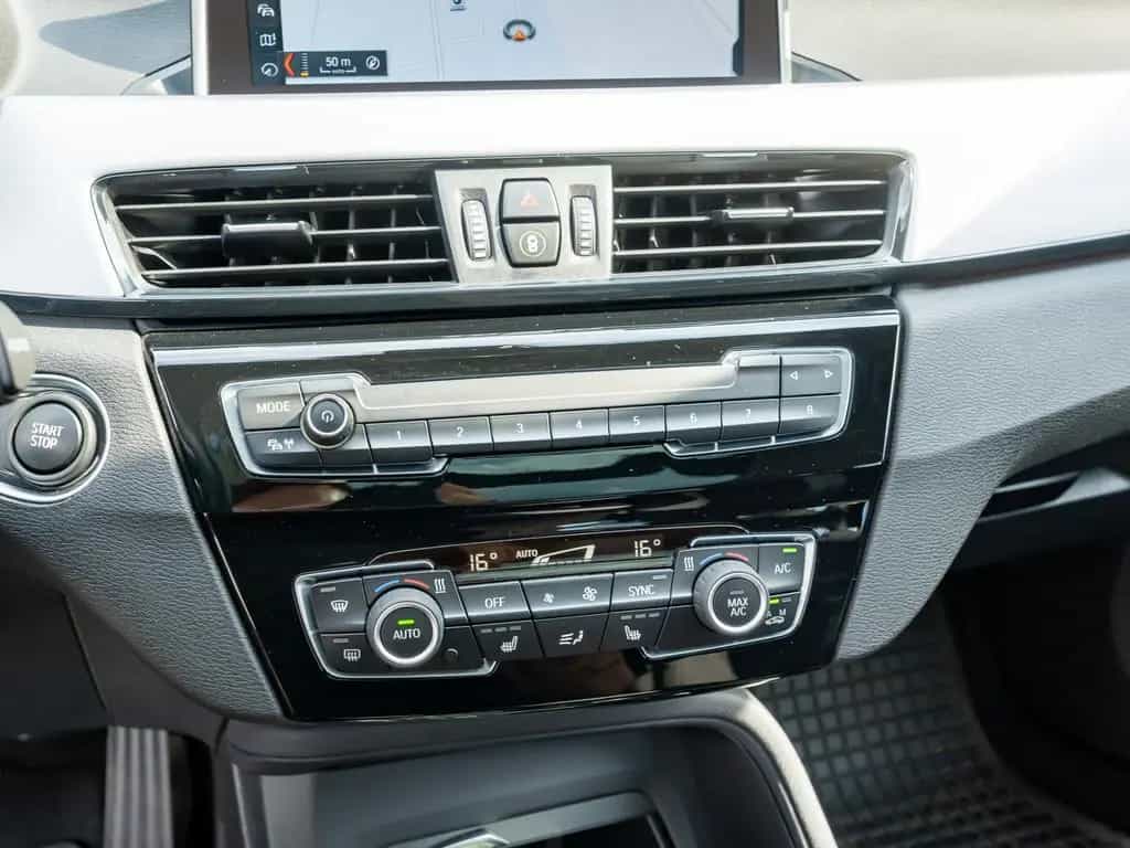 BMW X1 xDrive25e Advantage FACEL. PANO AHK ACC NAVI 06/2022-photo-13