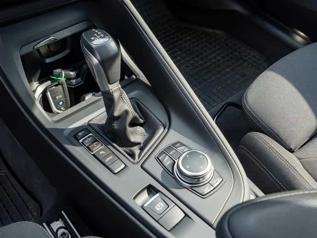 BMW X1 xDrive25e Advantage FACEL. PANO AHK ACC NAVI 06/2022-photo-14