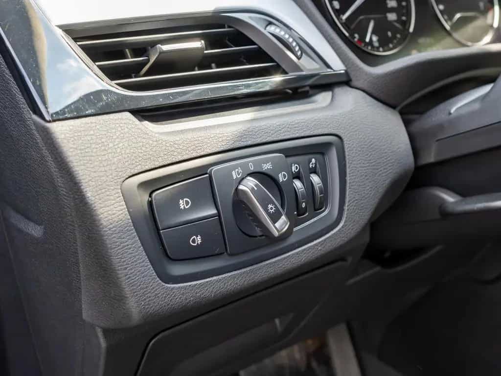 BMW X1 xDrive25e Advantage FACEL. PANO AHK ACC NAVI 06/2022-photo-17