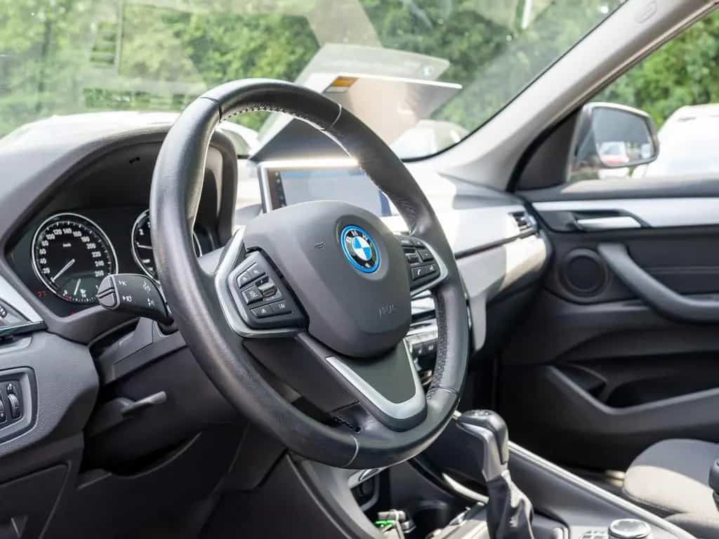 BMW X1 xDrive25e Advantage FACEL. PANO AHK ACC NAVI 06/2022-photo-18