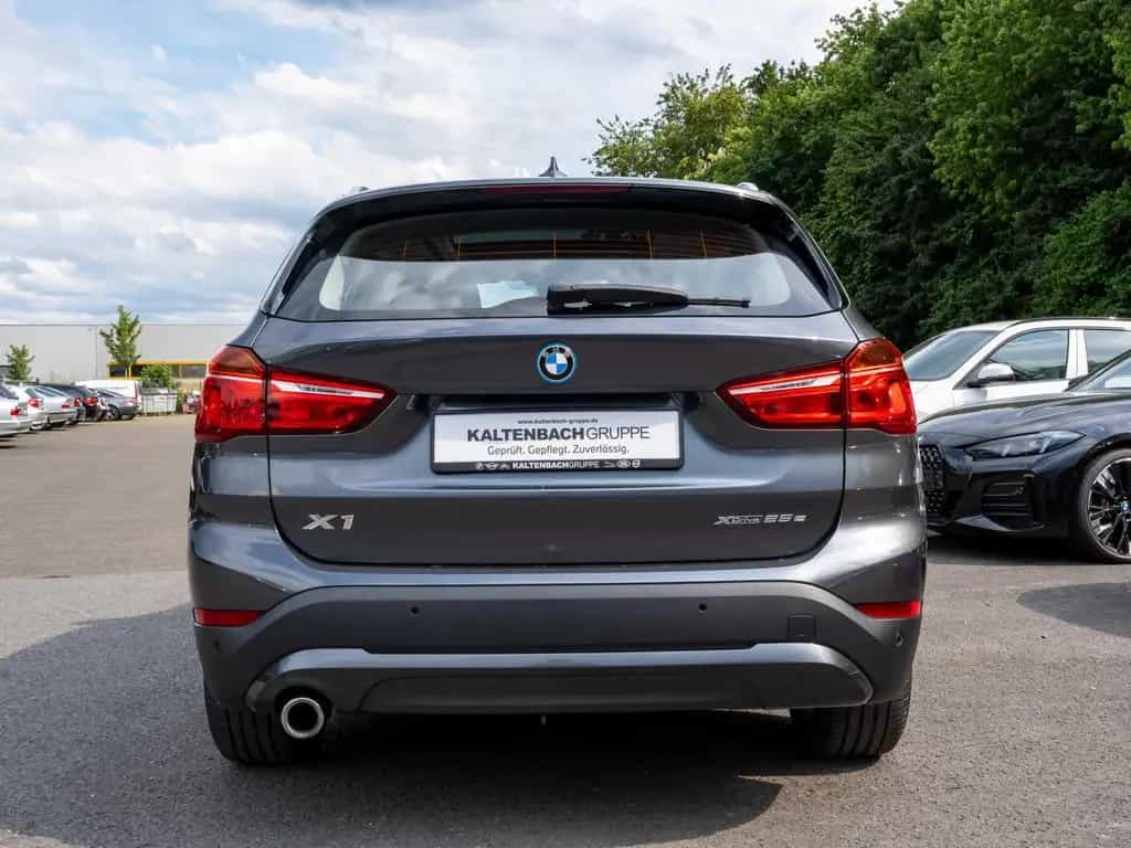 BMW X1 xDrive25e Advantage FACEL. PANO AHK ACC NAVI 06/2022-photo-4