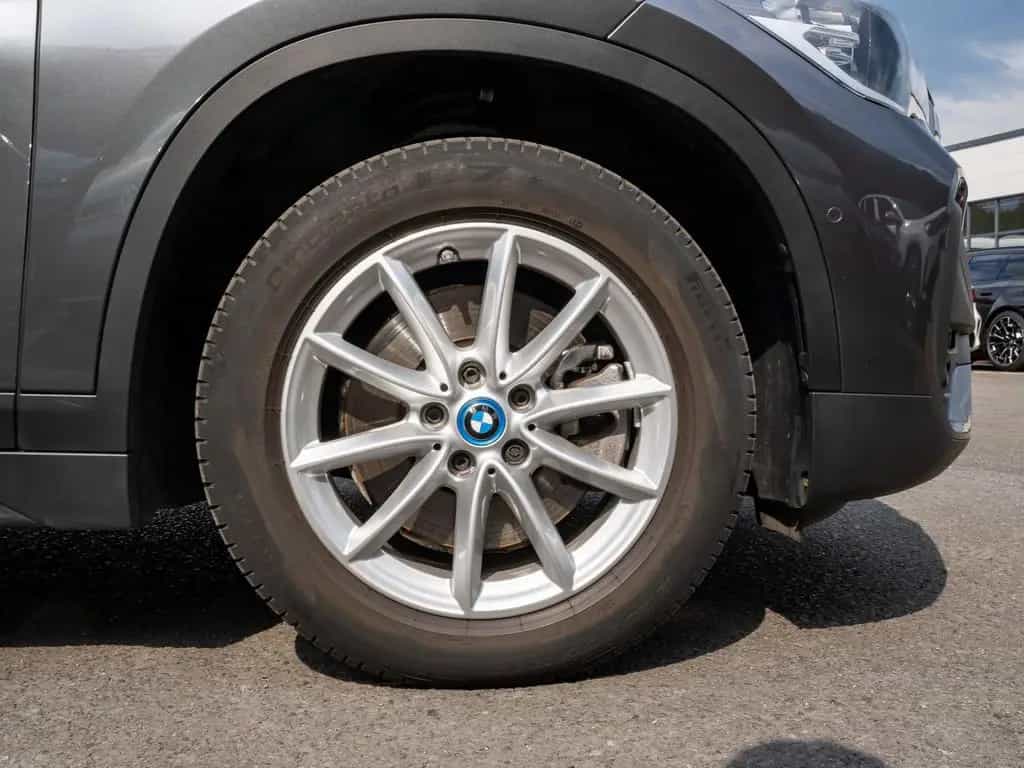 BMW X1 xDrive25e Advantage FACEL. PANO AHK ACC NAVI 06/2022-photo-7