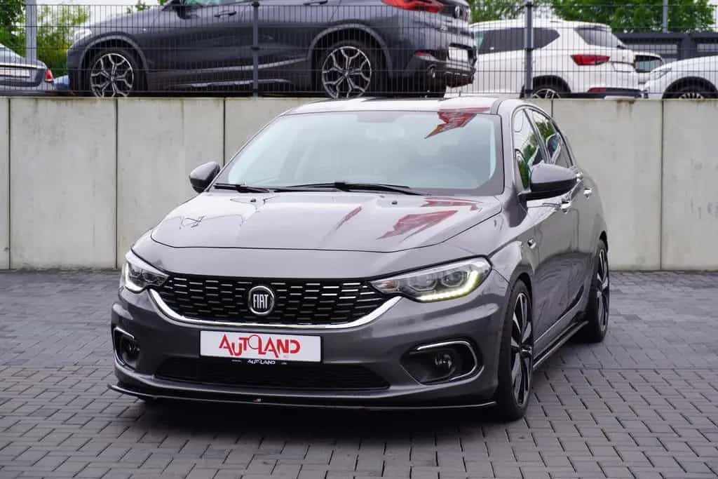 Fiat Tipo Hatchback 1.4 Lounge Kamera Sitzheizung PDC 12/2018-photo-0