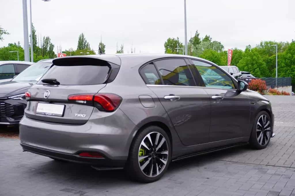Fiat Tipo Hatchback 1.4 Lounge Kamera Sitzheizung PDC 12/2018-photo-2