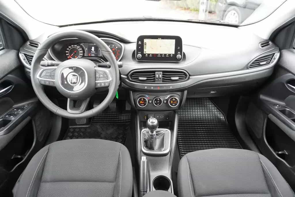Fiat Tipo Hatchback 1.4 Lounge Kamera Sitzheizung PDC 12/2018-photo-4
