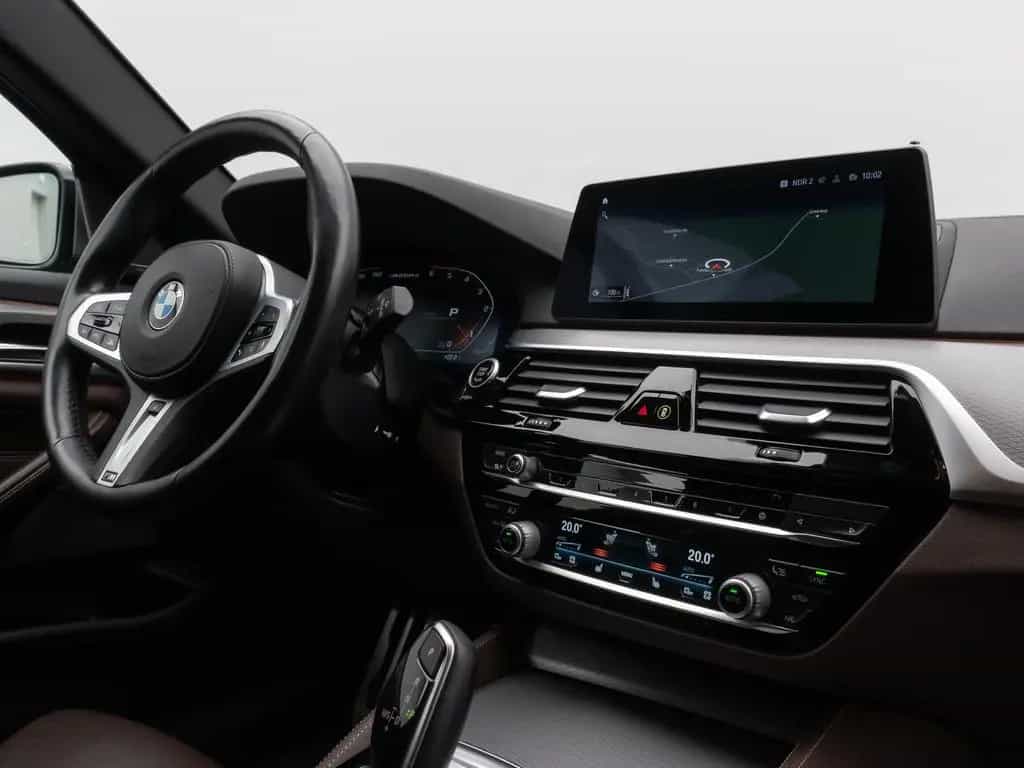 BMW M550 d xD Laser 360°HUD H/K AHK Komfort 20Zoll 06/2020-photo-36