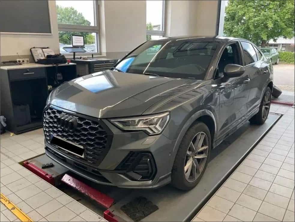 Audi Q3 Sportback 40 TFSI quattro S line *AHK*MATRIX* 09/2023-photo-1