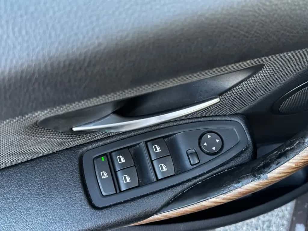 BMW 320 i Modern Line *PDC*XENON*TEMPO*KLIMA 04/2013-photo-11