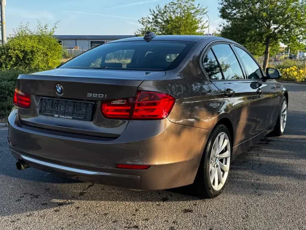 BMW 320 i Modern Line *PDC*XENON*TEMPO*KLIMA 04/2013-photo-3