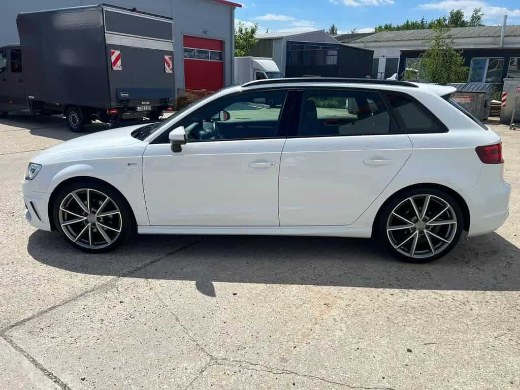 Audi A3 Sportback S-LINE PANO DSG B&O 19Zoll NAVI 2HD 12/2015-photo-4