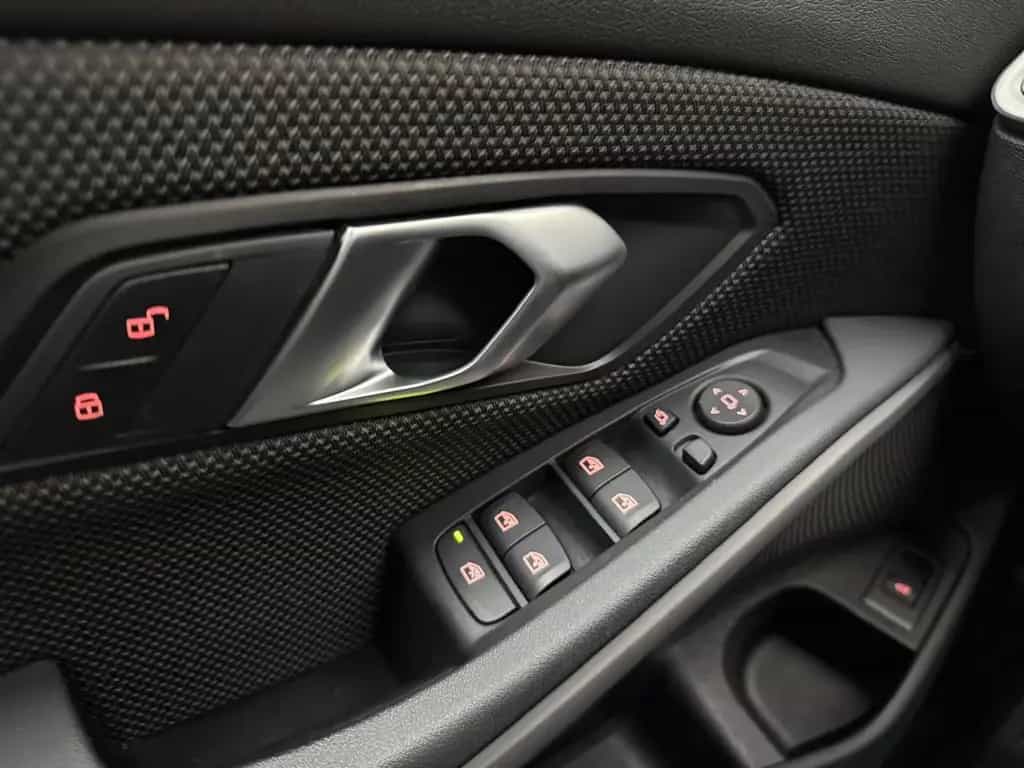 BMW 320 3 320 d Advantage ACC AHK HEAD UP NAVI CarPlay 08/2020-photo-18