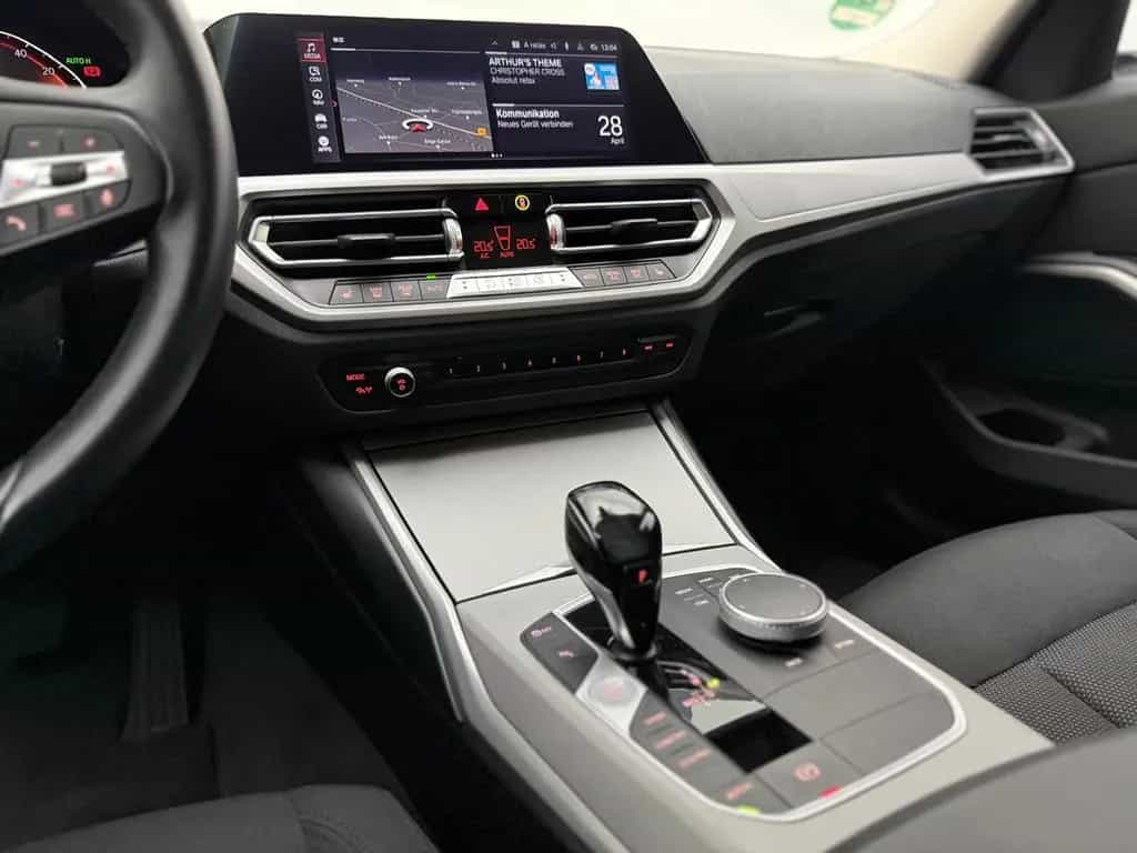 BMW 320 3 320 d Advantage ACC AHK HEAD UP NAVI CarPlay 08/2020-photo-30