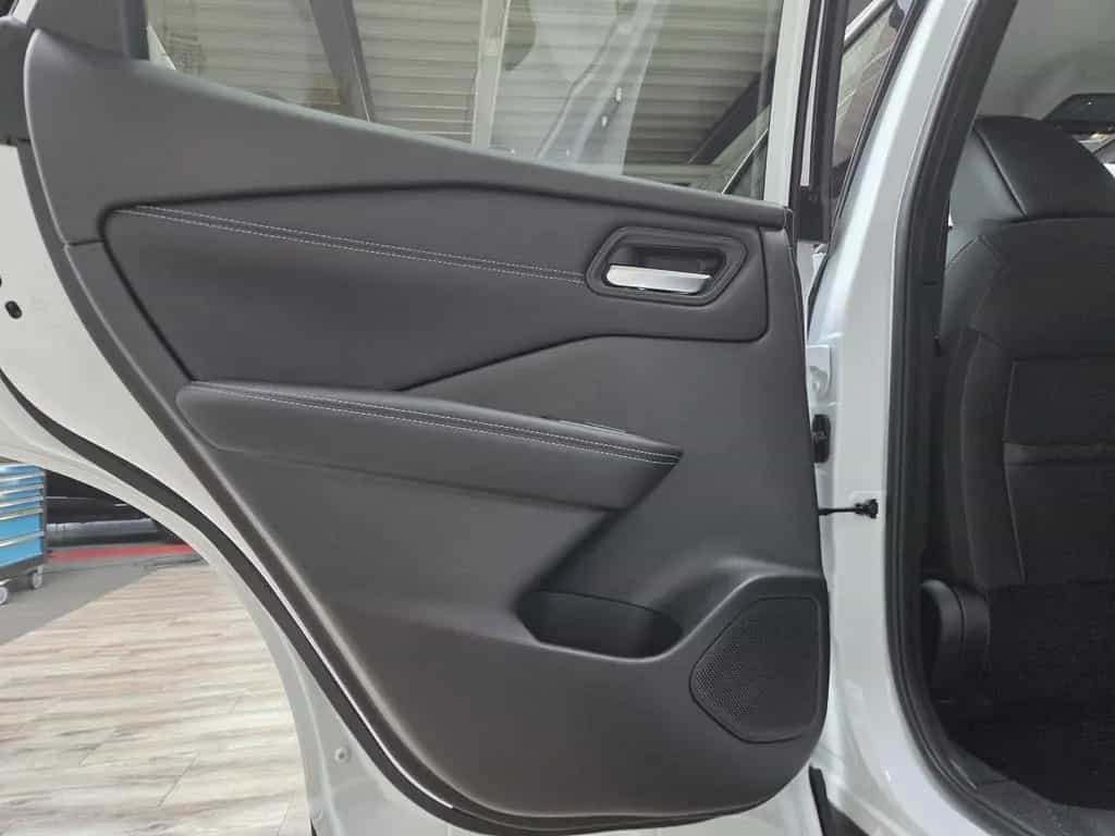 Nissan Qashqai 1.3 MHEV N-Connecta 360° Navi LED 03/2025-photo-17