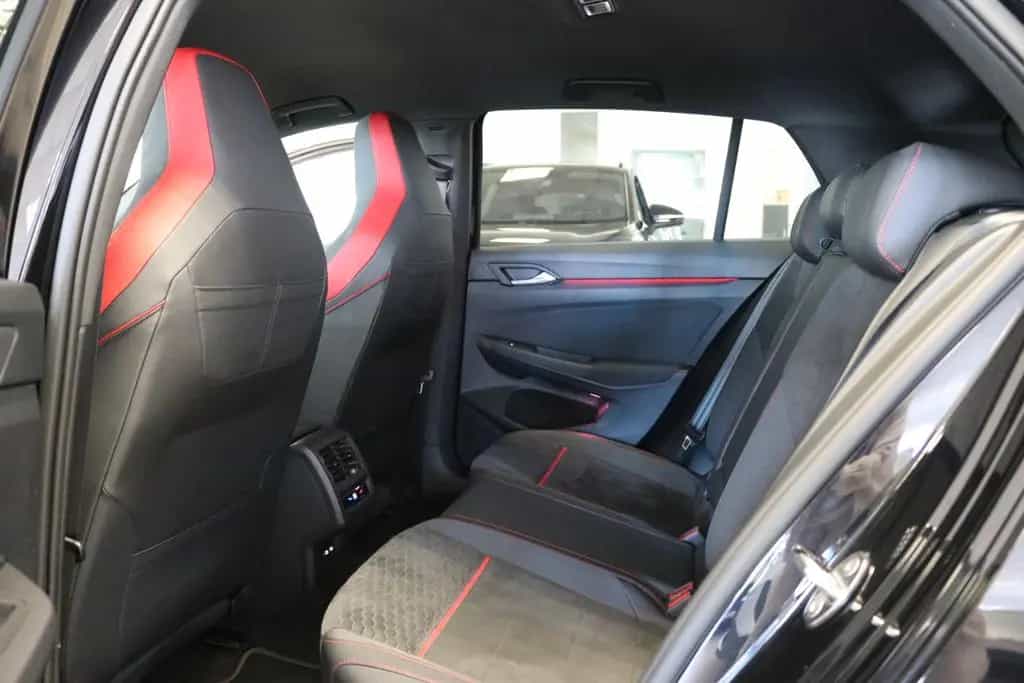 Volkswagen Golf DSG GTI Clubsport Black Style Matrix SHZ 10/2022-photo-29