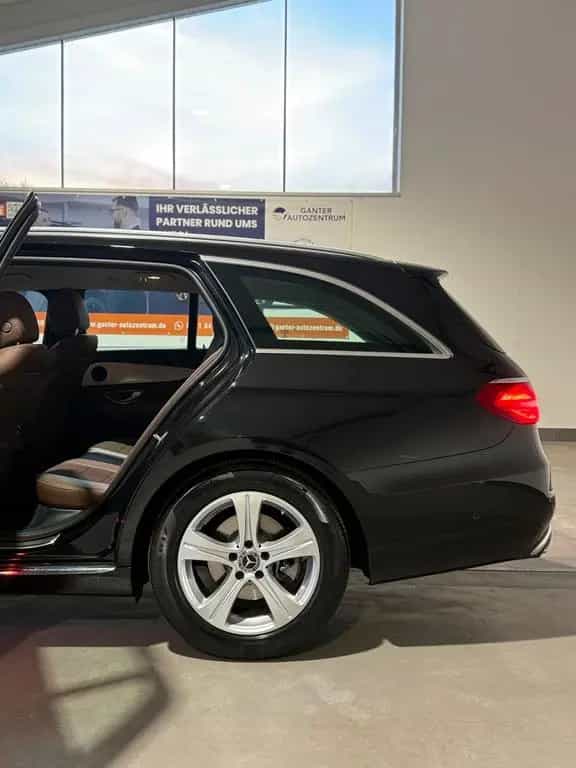 Mercedes-Benz E 200 AVANTGARDE AHK+LED+NAVI 06/2017-photo-25