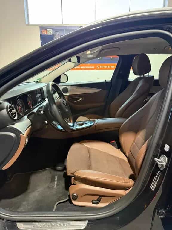 Mercedes-Benz E 200 AVANTGARDE AHK+LED+NAVI 06/2017-photo-29