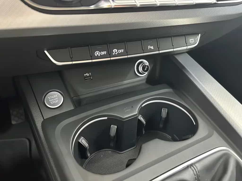 Audi A4 S line+LED+Ambiente+Navi+Carplay+Temp+SHZ+PDC 12/2018-photo-16