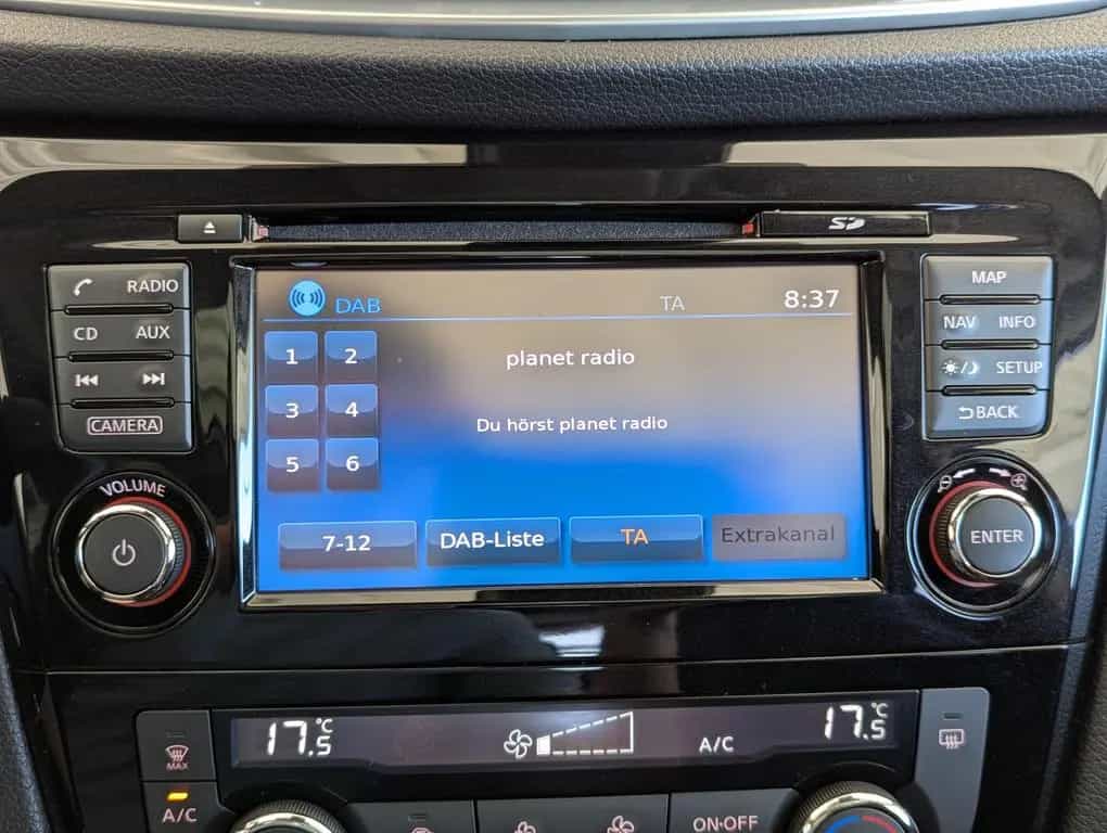 Nissan Qashqai 1.2 Aut. Acenta Pano Kamera Navi 01/2018-photo-25