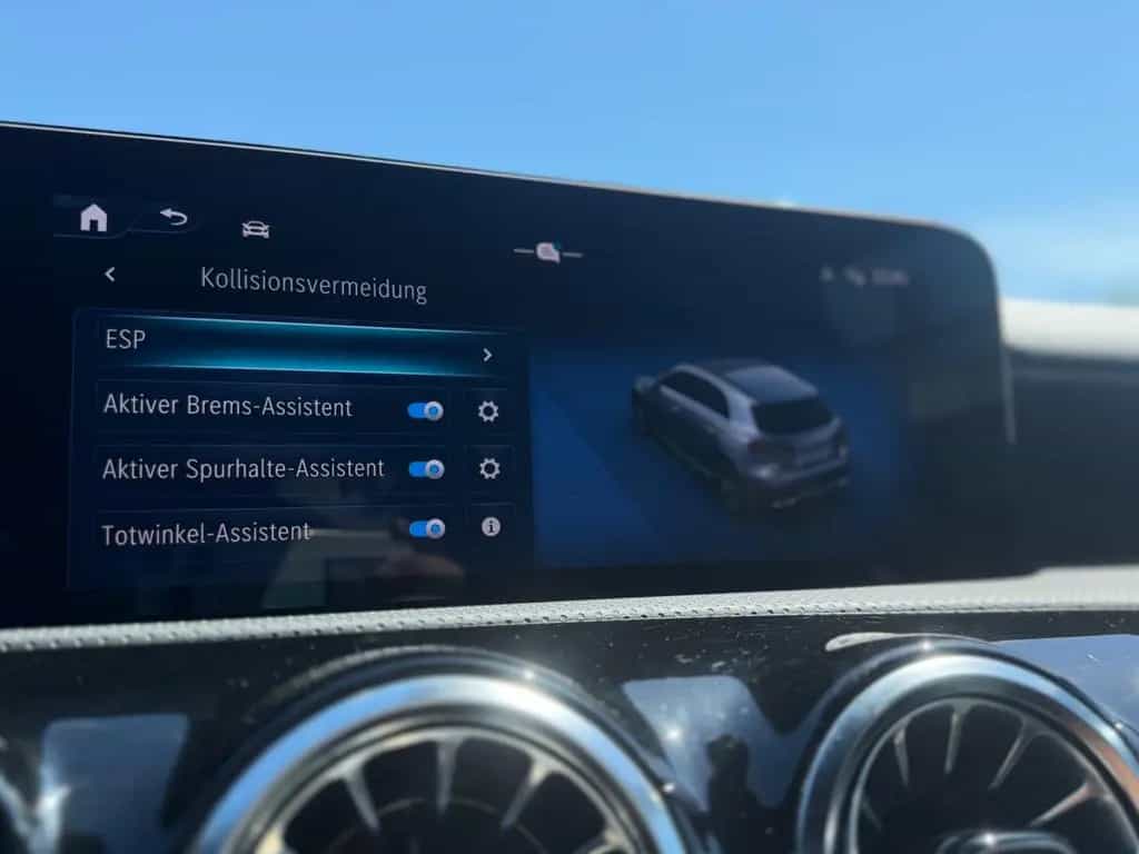 Mercedes-Benz A 200 AMG/Pano/360°Kamera/Memory/Head-Up/Spur/ 05/2023-photo-27