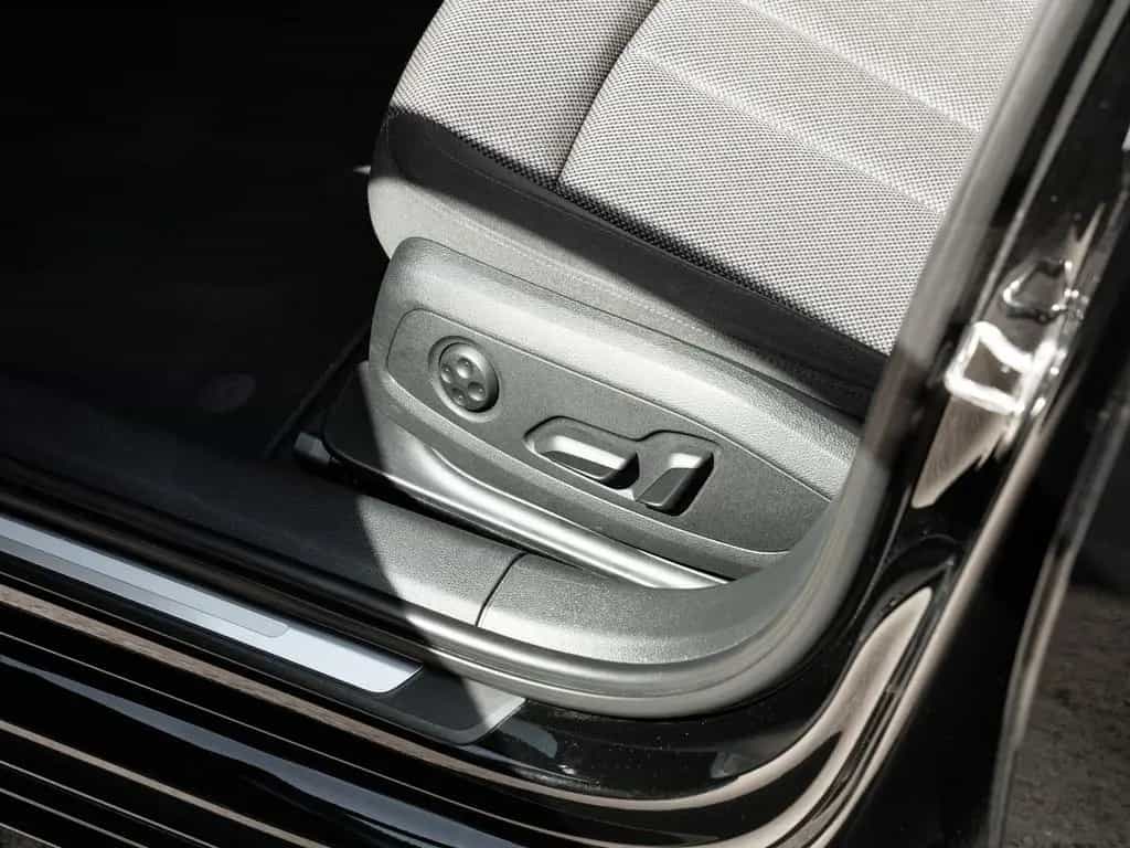 Audi A4 Avant advanced quattro Business PANO DAB 04/2023-photo-27