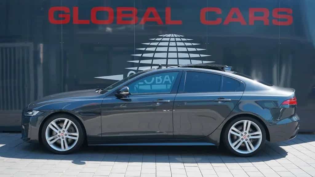 Jaguar XE P250 R-DYNAMIC SE*BLACK PACK*PANO*MATRIX*ACC* 04/2022-photo-16