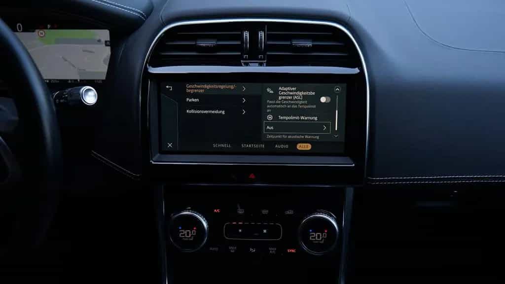 Jaguar XE P250 R-DYNAMIC SE*BLACK PACK*PANO*MATRIX*ACC* 04/2022-photo-28