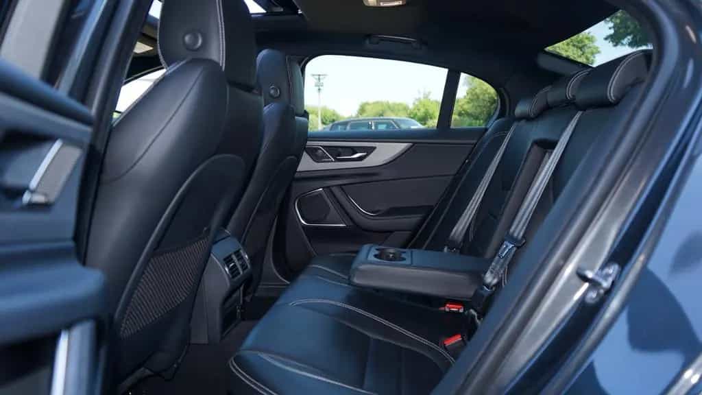 Jaguar XE P250 R-DYNAMIC SE*BLACK PACK*PANO*MATRIX*ACC* 04/2022-photo-7