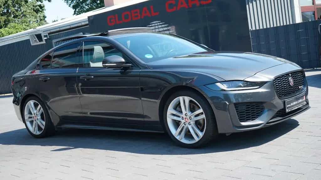 Jaguar XE P250 R-DYNAMIC SE*BLACK PACK*PANO*MATRIX*ACC* 04/2022-photo-9