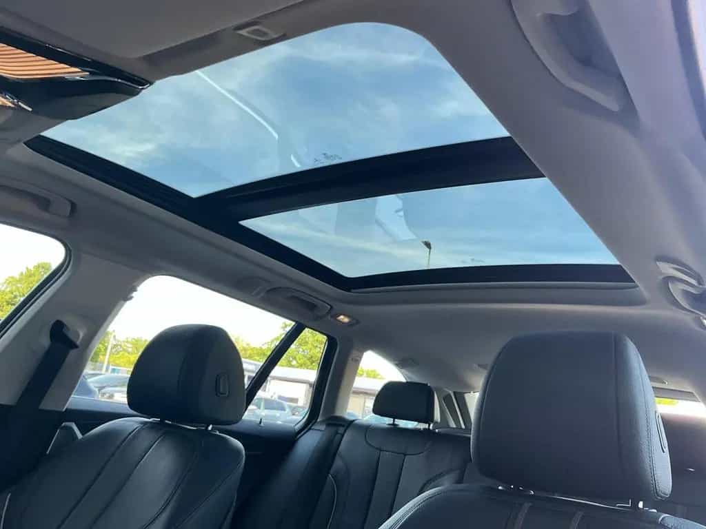 BMW 520 d Touring Steptronic Luxury LED PANO HUD NAVI 06/2019-photo-17