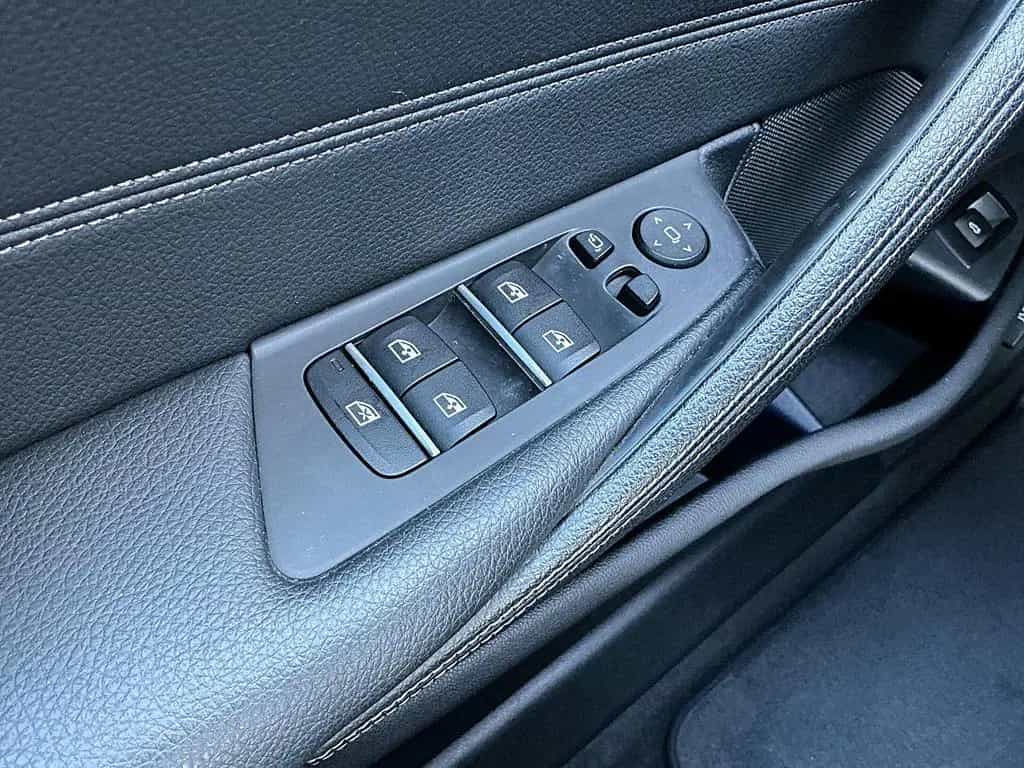 BMW 520 d Touring Steptronic Luxury LED PANO HUD NAVI 06/2019-photo-21