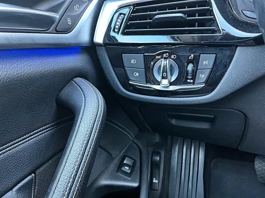 BMW 520 d Touring Steptronic Luxury LED PANO HUD NAVI 06/2019-photo-22