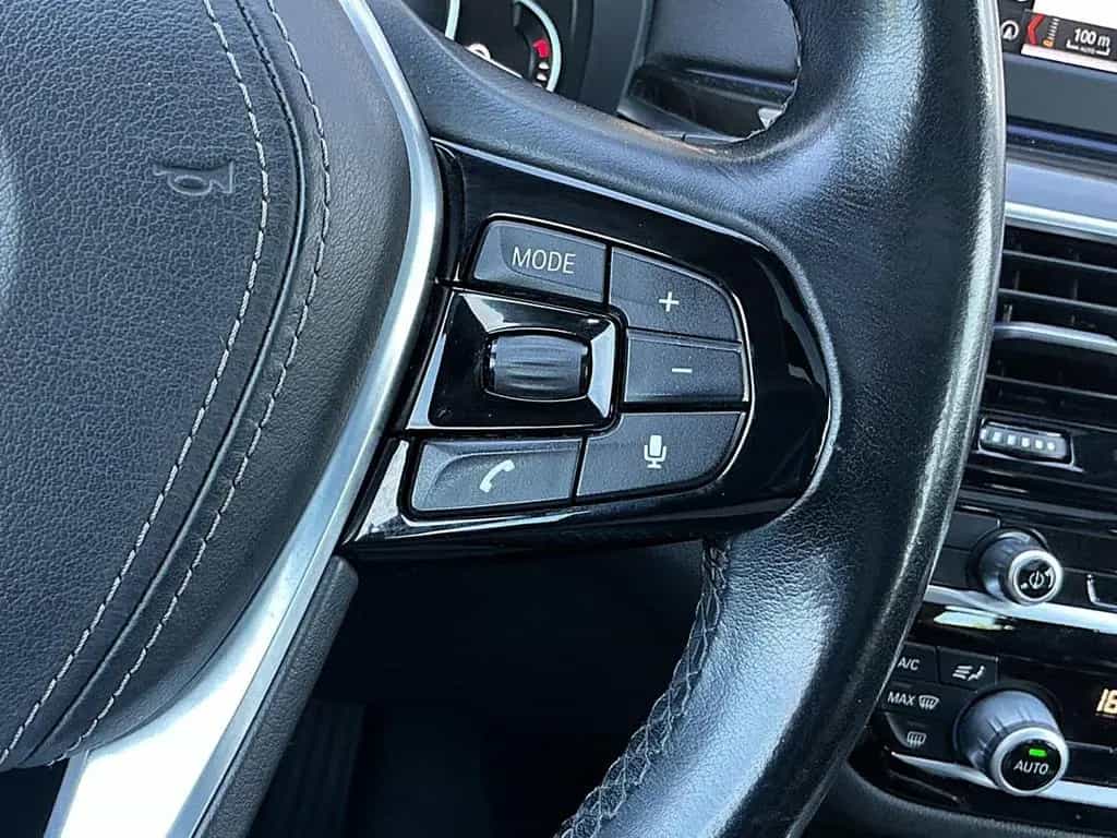 BMW 520 d Touring Steptronic Luxury LED PANO HUD NAVI 06/2019-photo-24