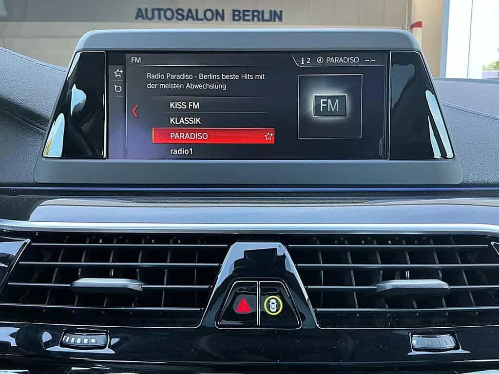 BMW 520 d Touring Steptronic Luxury LED PANO HUD NAVI 06/2019-photo-26
