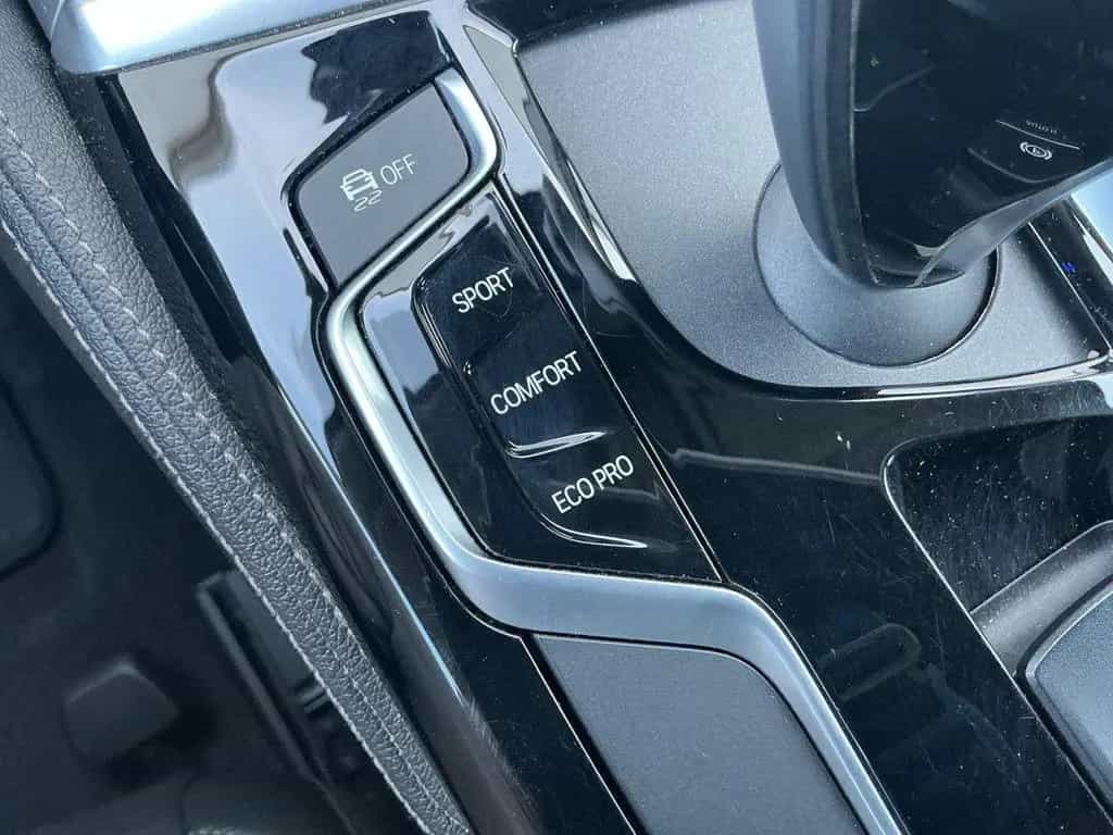 BMW 520 d Touring Steptronic Luxury LED PANO HUD NAVI 06/2019-photo-30