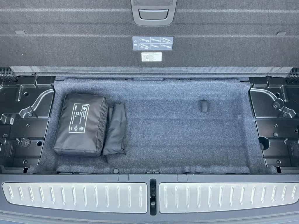 BMW 520 d Touring Steptronic Luxury LED PANO HUD NAVI 06/2019-photo-37