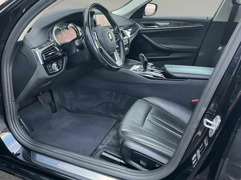 BMW 520 d Touring Steptronic Luxury LED PANO HUD NAVI 06/2019-photo-7