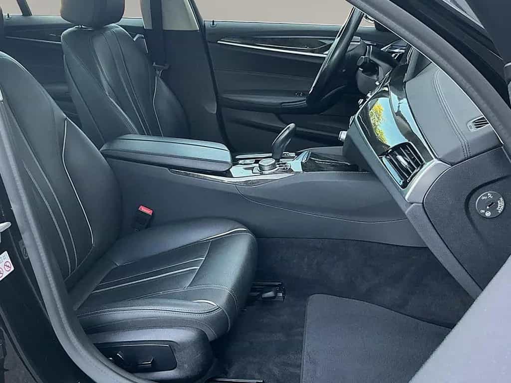 BMW 520 d Touring Steptronic Luxury LED PANO HUD NAVI 06/2019-photo-9