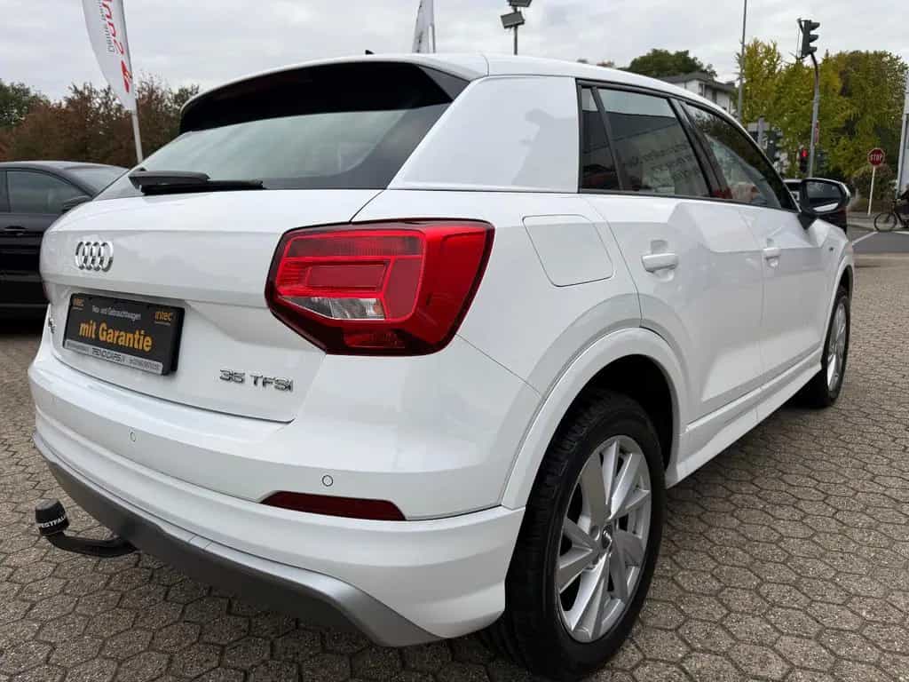Audi Q2 35 TFSI*AHK*Tempomat*Leder*Navi* 12/2019-photo-4