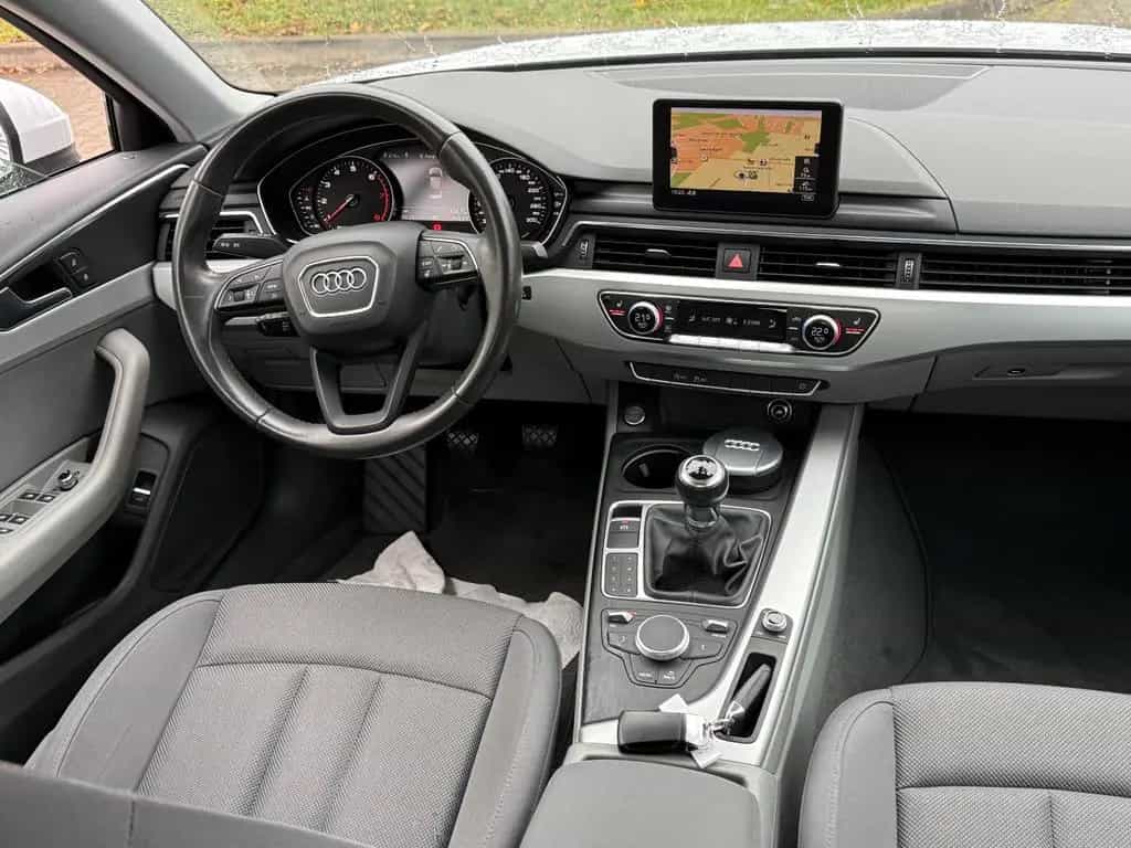 Audi A4 Lim. 1.4 TFSI 16V ACT*GR.NAVI*BI.XEN*PDC*AHK* 02/2018-photo-12