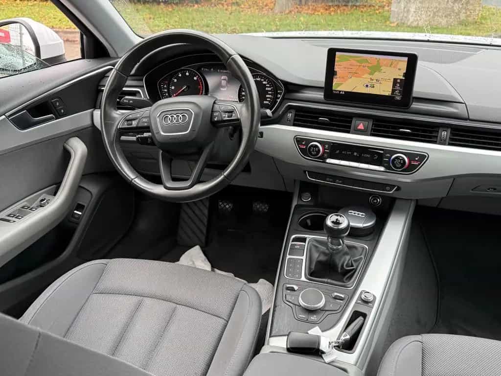 Audi A4 Lim. 1.4 TFSI 16V ACT*GR.NAVI*BI.XEN*PDC*AHK* 02/2018-photo-27