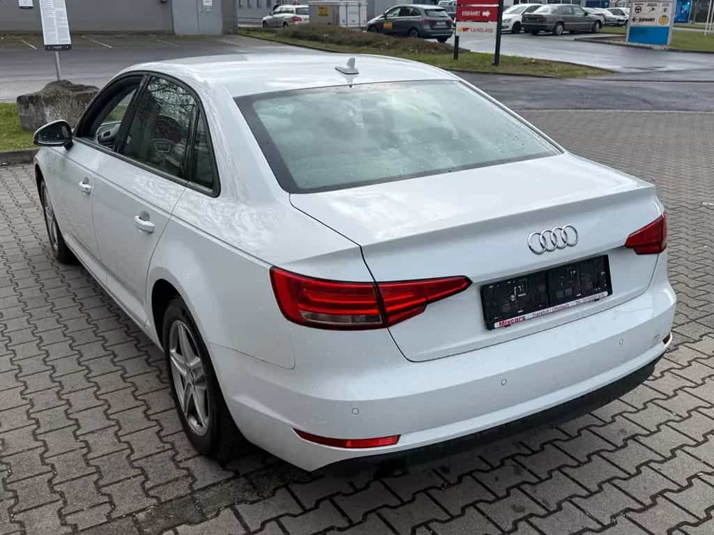 Audi A4 Lim. 1.4 TFSI 16V ACT*GR.NAVI*BI.XEN*PDC*AHK* 02/2018-photo-7
