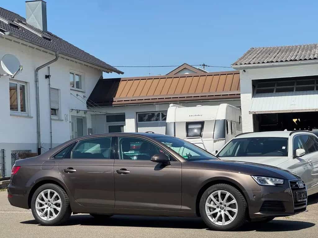 Audi A4 Lim. quattro*1.HD*SCHECKHEFT AUDI*8-FACH* 05/2016-photo-1