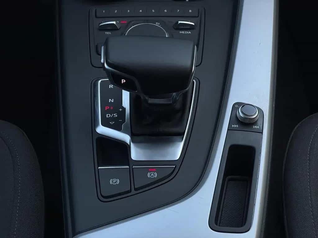 Audi A4 Lim. quattro*1.HD*SCHECKHEFT AUDI*8-FACH* 05/2016-photo-18