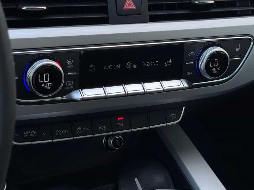 Audi A4 Lim. quattro*1.HD*SCHECKHEFT AUDI*8-FACH* 05/2016-photo-9